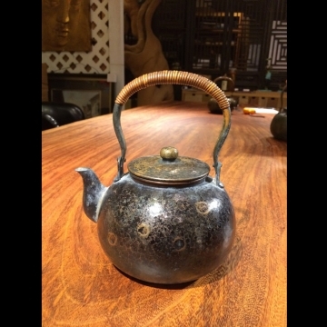 銅壼